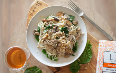 Spaghetti de Konjac aux épinards et aux champignons